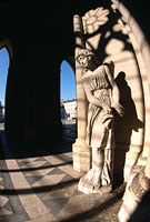 statues