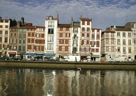 berges du  quartier du petit Bayonne